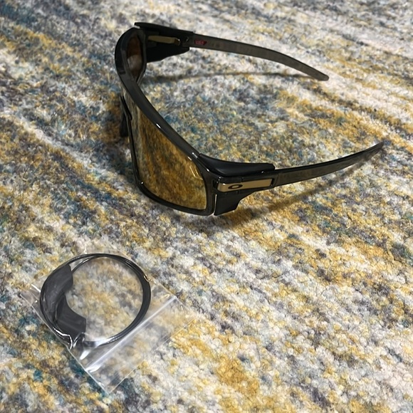 Oakley Latch Key - Picture 3 of 3